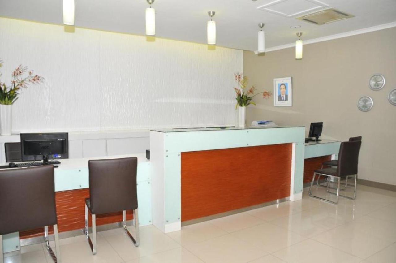 Travelodge Gaborone Bagian luar foto