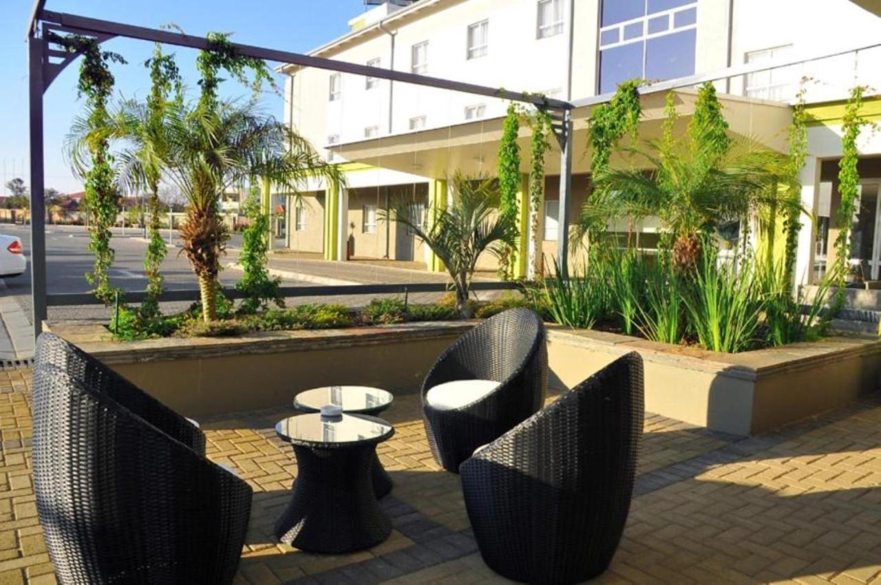 Travelodge Gaborone Bagian luar foto