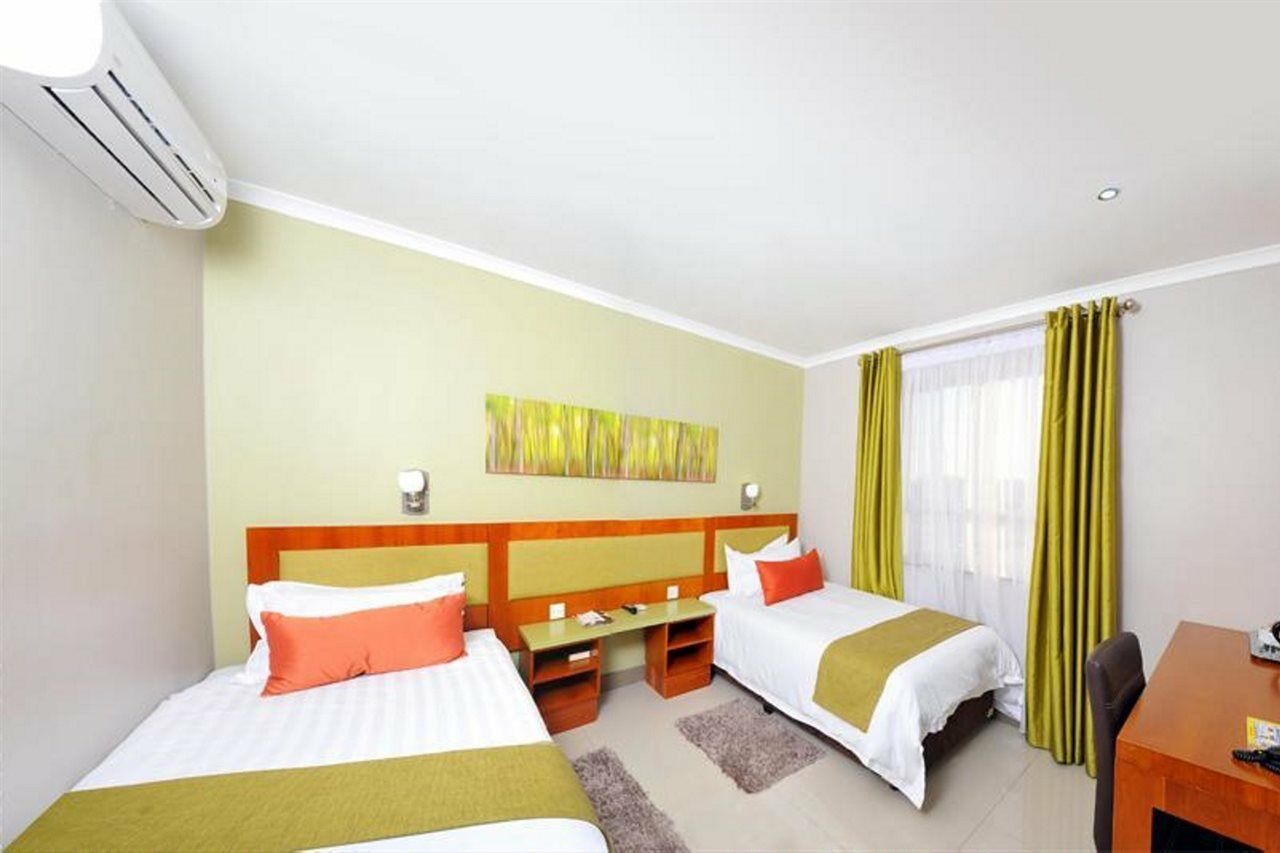 Travelodge Gaborone Bagian luar foto